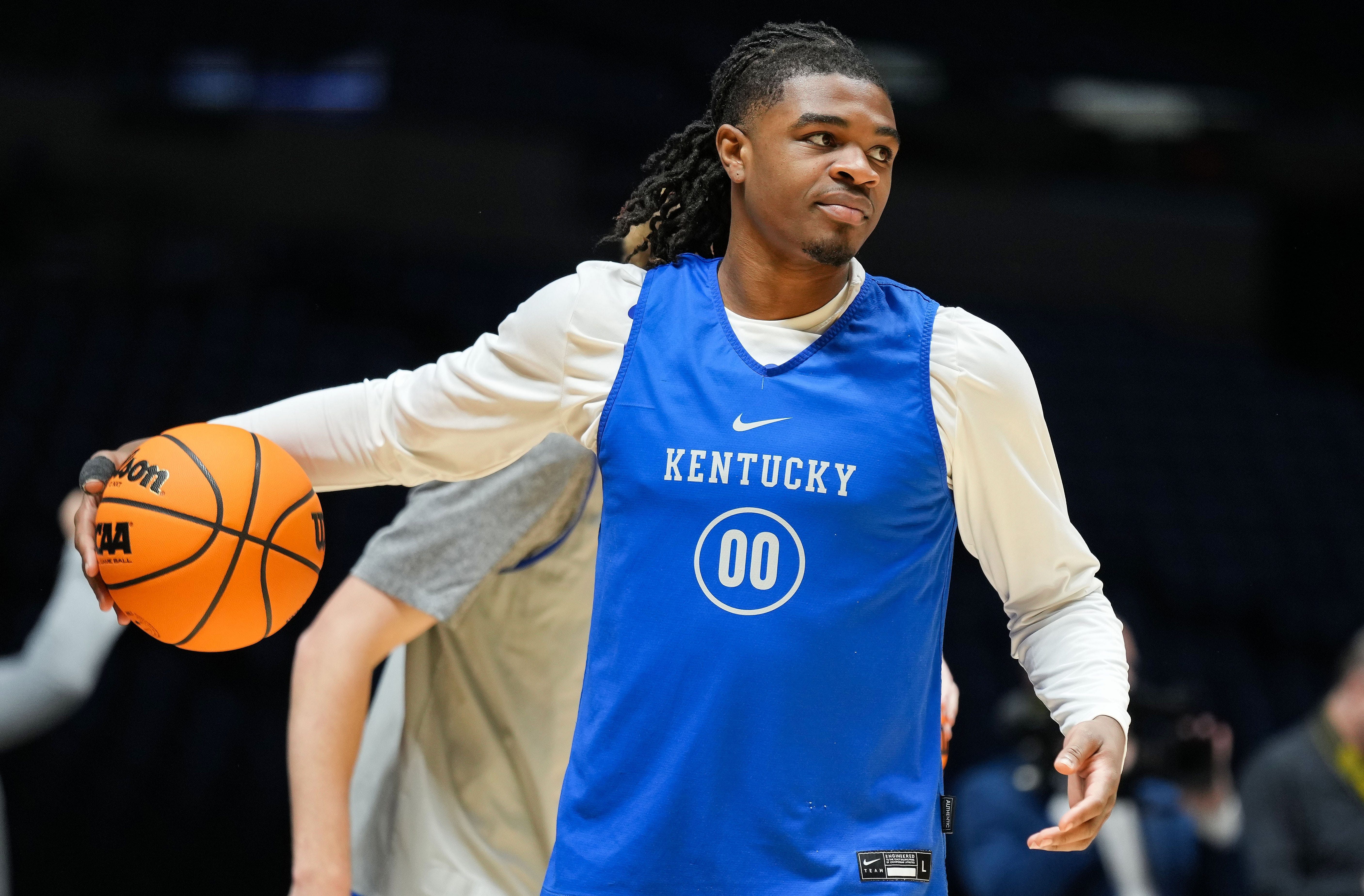 Kentucky Wildcats guard Otega Oweh (00) trains ahead of the Sweet 16 March Madness game against the Tennessee Volunteers. (Credits: IMAGN)